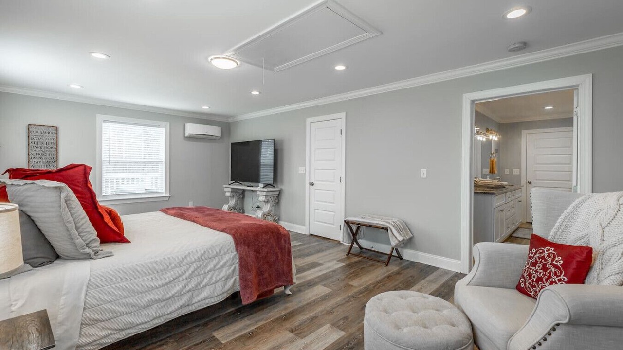 Photo of Bedroom in Lookout Mountain