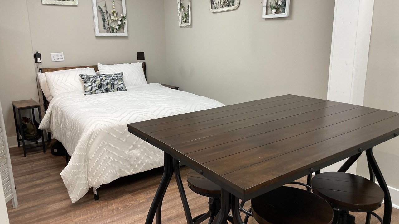 Photo of Bedroom in Smithville
