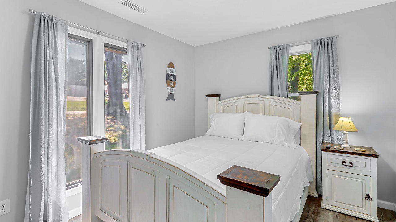 Photo of Bedroom in Ten Mile