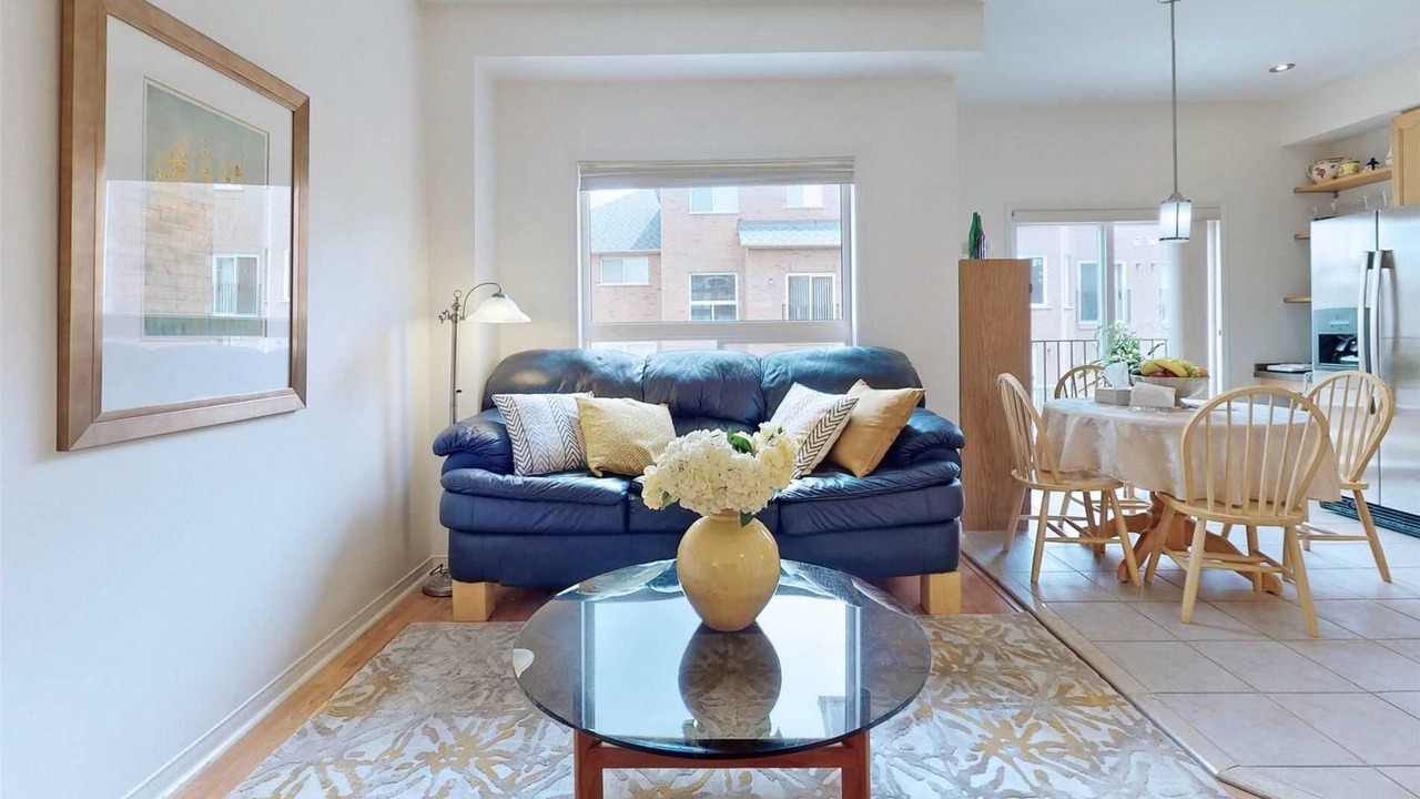 Photo of Livingroom in Markham