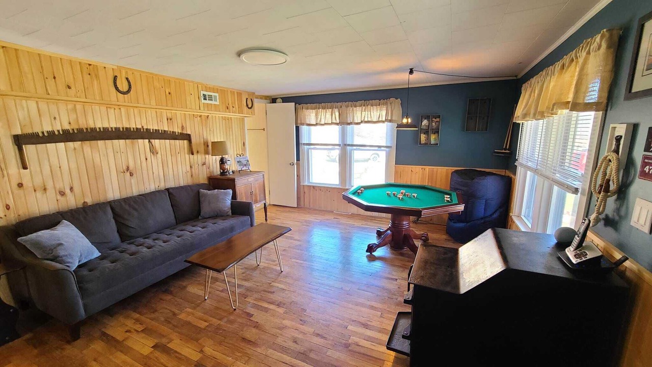 Photo of Bedroom in Mouth of Wilson