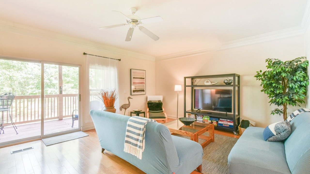 Photo of Livingroom in Hartwell