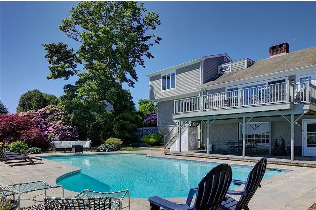 Photo of Outdoor in Top of the Hill