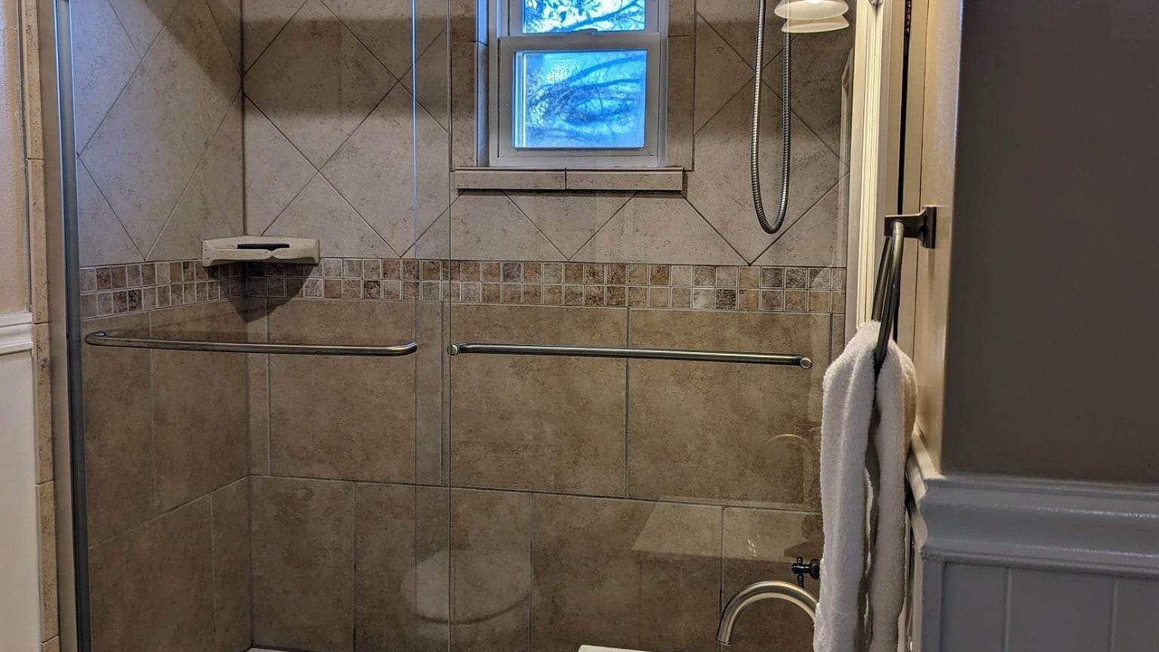 Photo of Bathroom in Oak Ridge