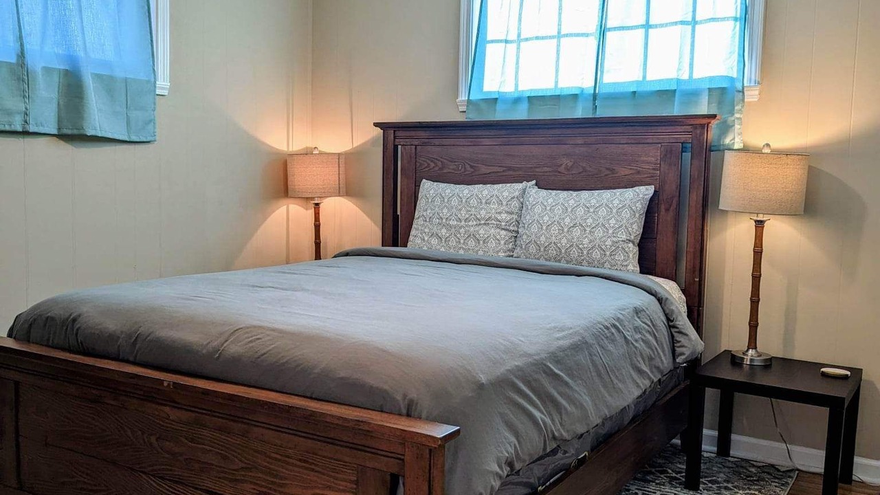 Photo of Bedroom in Oak Ridge