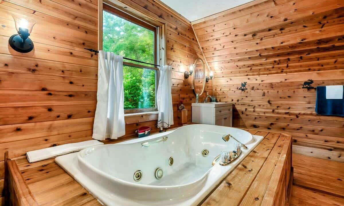 Photo of Bathroom in Sevierville