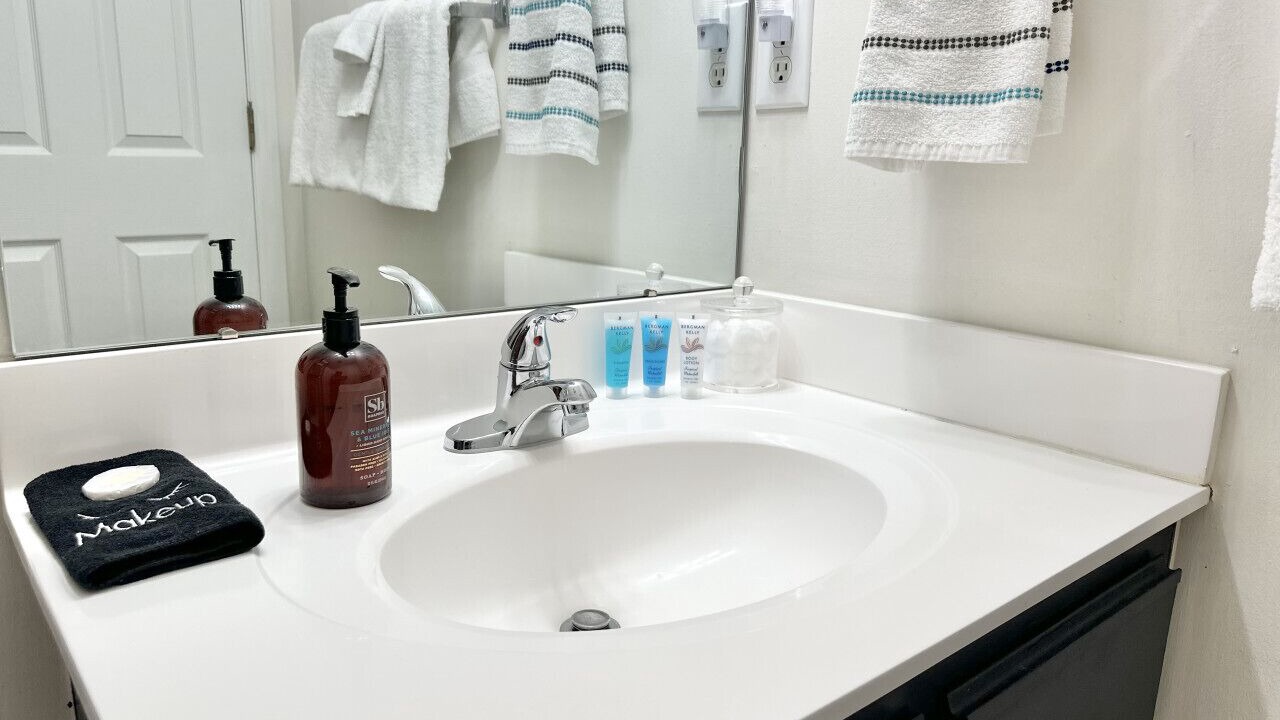 Photo of Bathroom in Peletier