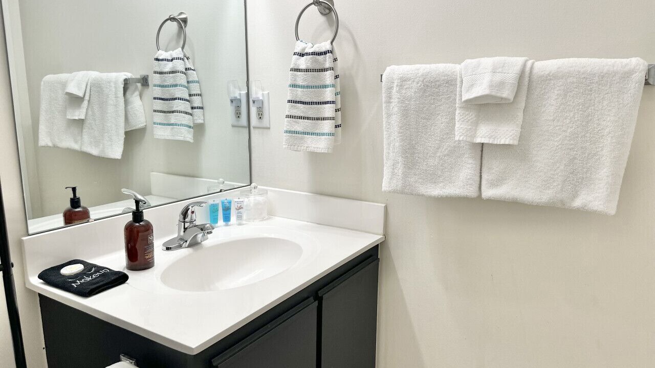 Photo of Bathroom in Peletier