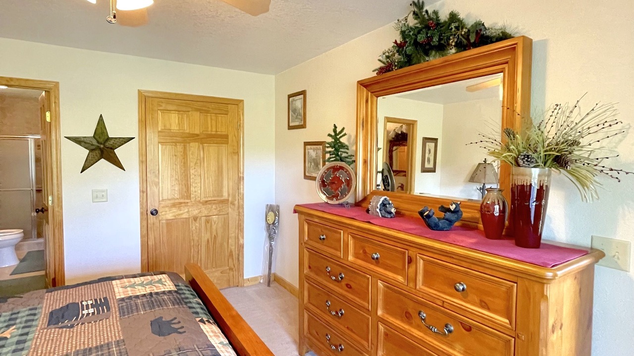 Photo of Bedroom in Hiawassee