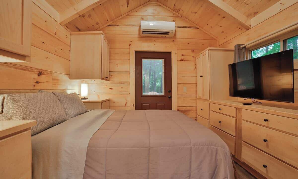 Photo of Bedroom in Lookout Valley Neighborhood Association