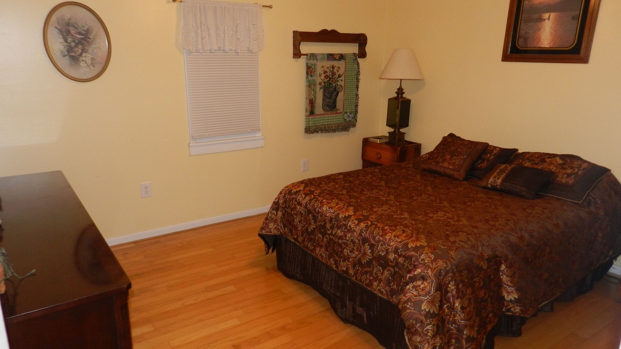 Photo of Bedroom in Mouth of Wilson