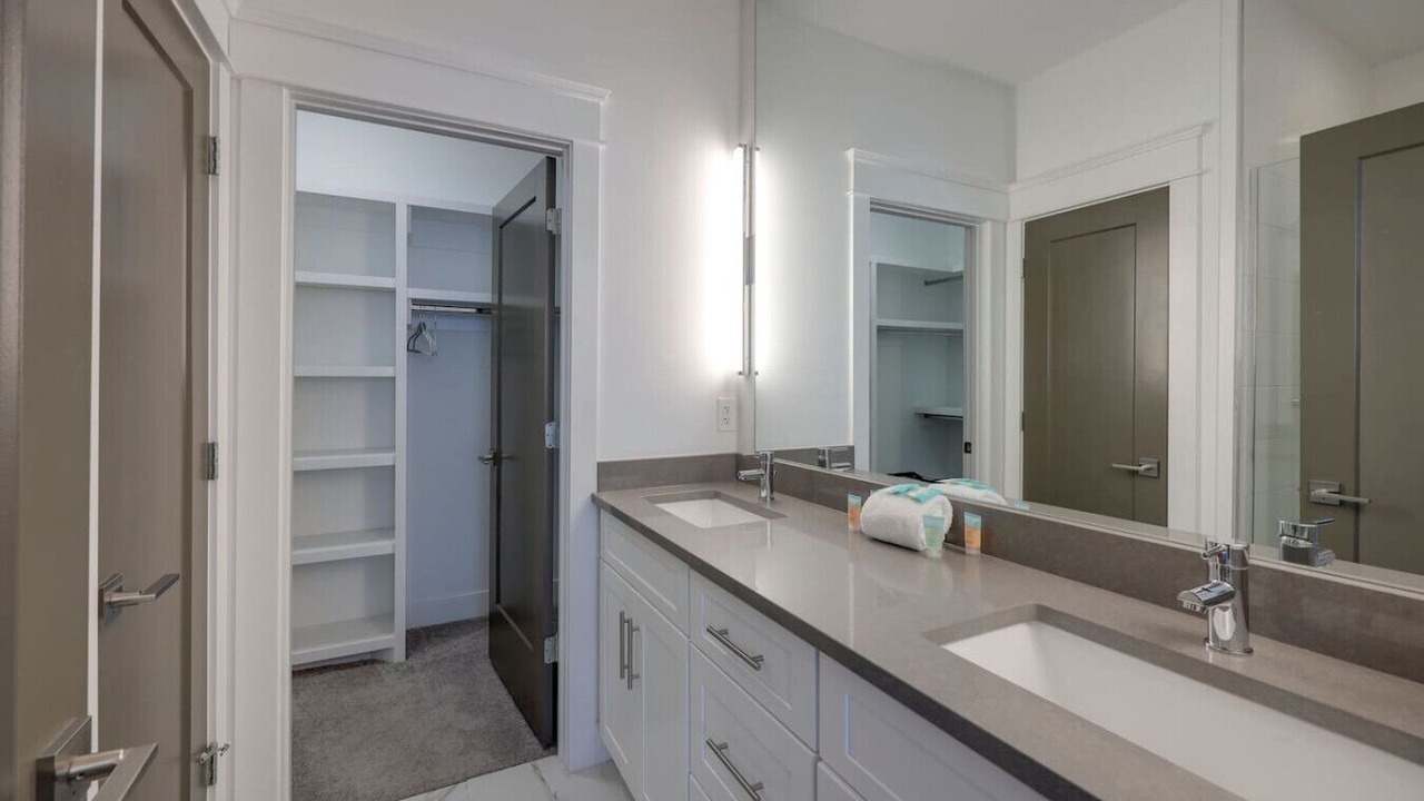 Photo of Bathroom in Charlotte Park