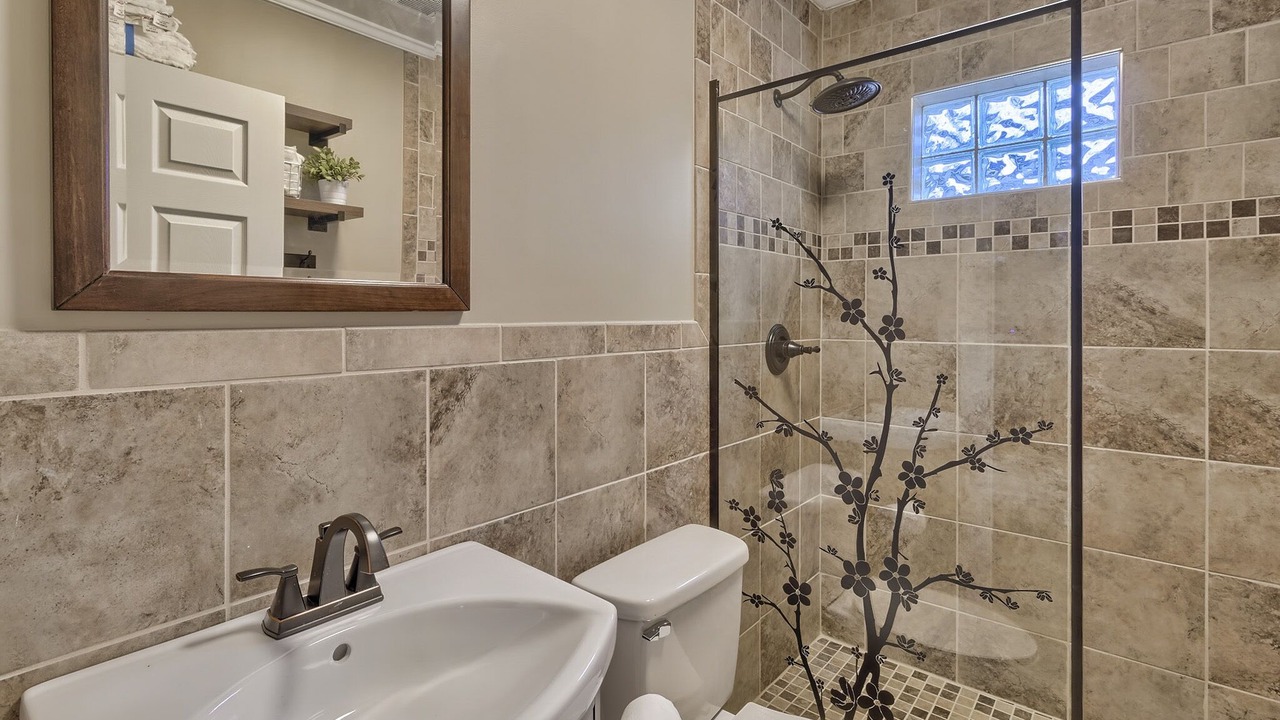 Photo of Bathroom in Rosewood