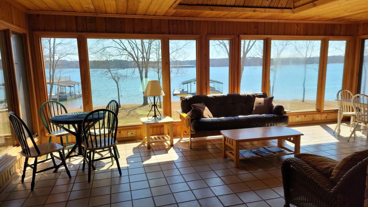 Photo of Livingroom in Hartwell