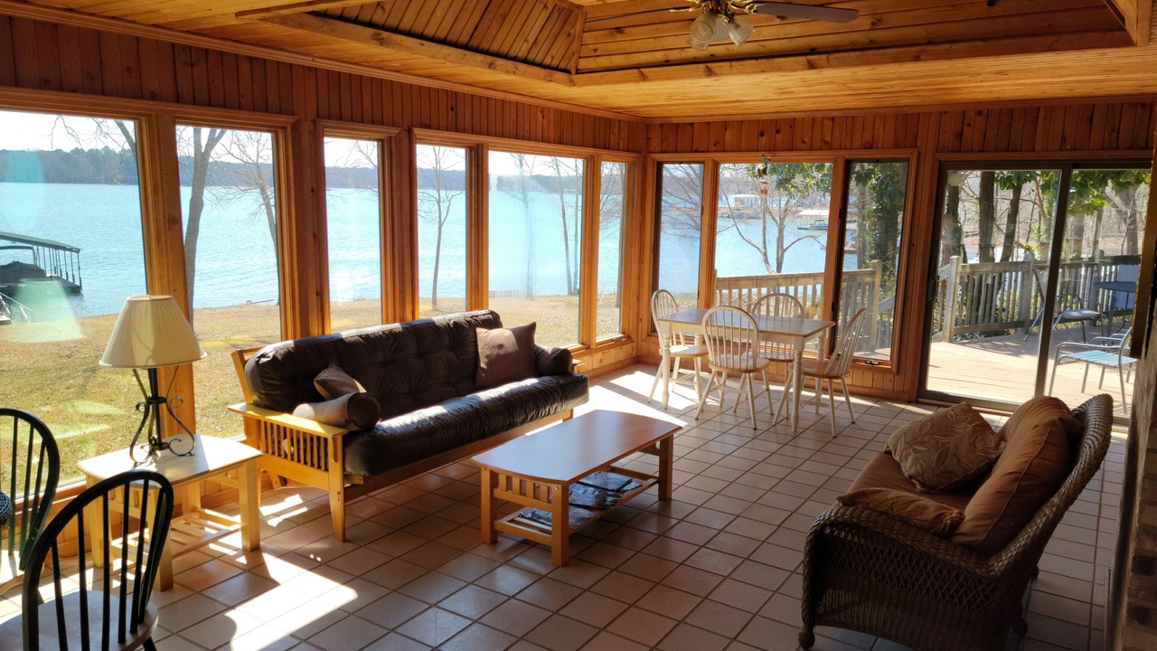 Photo of Livingroom in Hartwell
