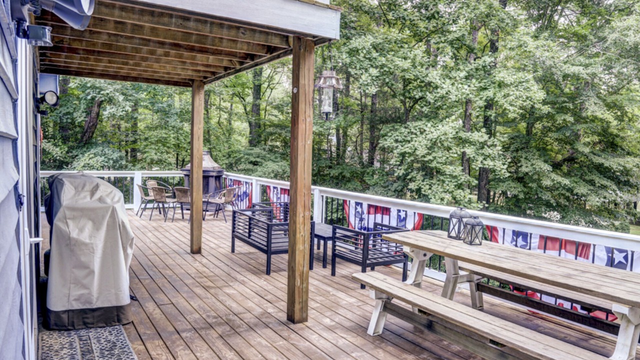 Photo of Outdoor in Ebony