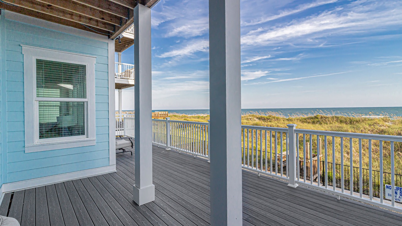 Photo of Patio Balcony in Crescent Beach
