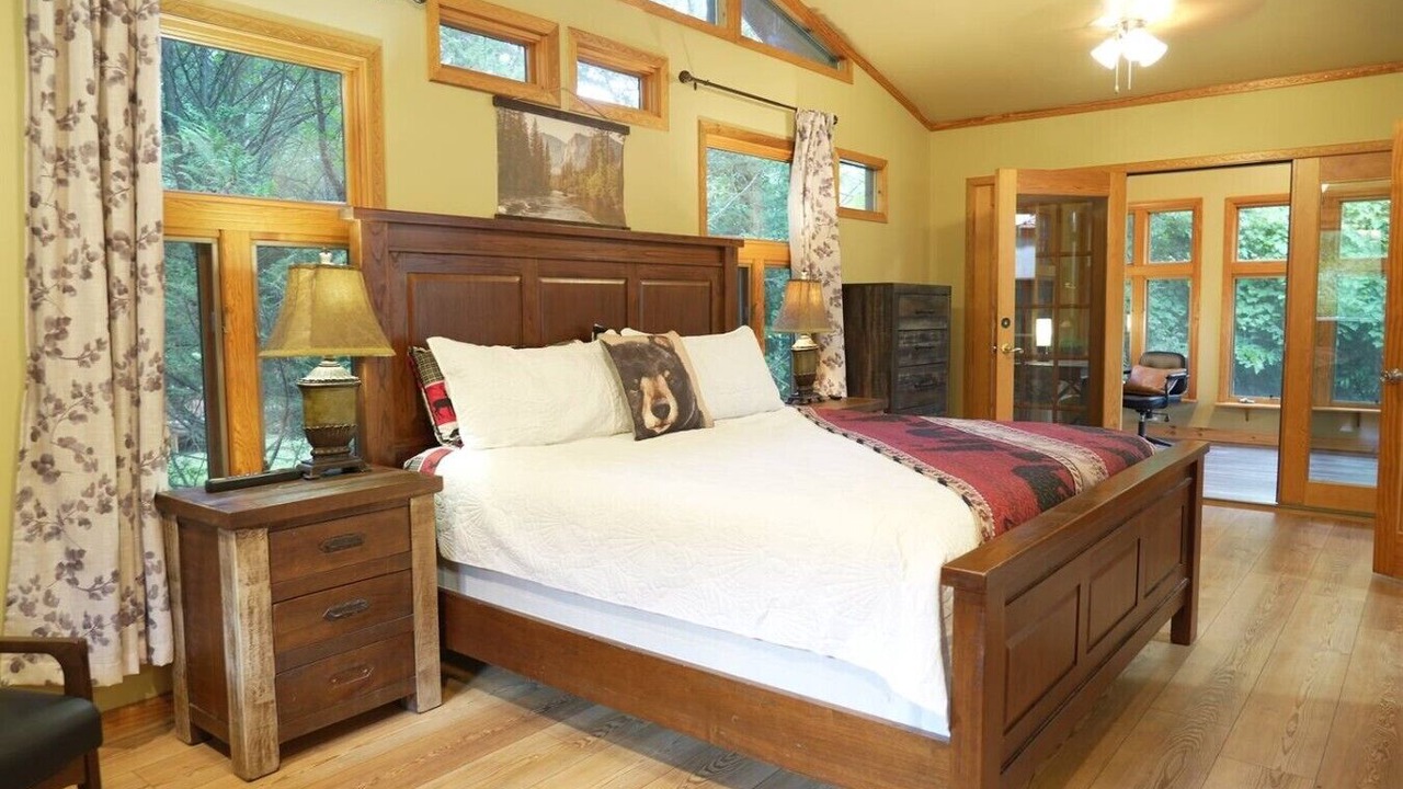 Photo of Bedroom in Cullowhee