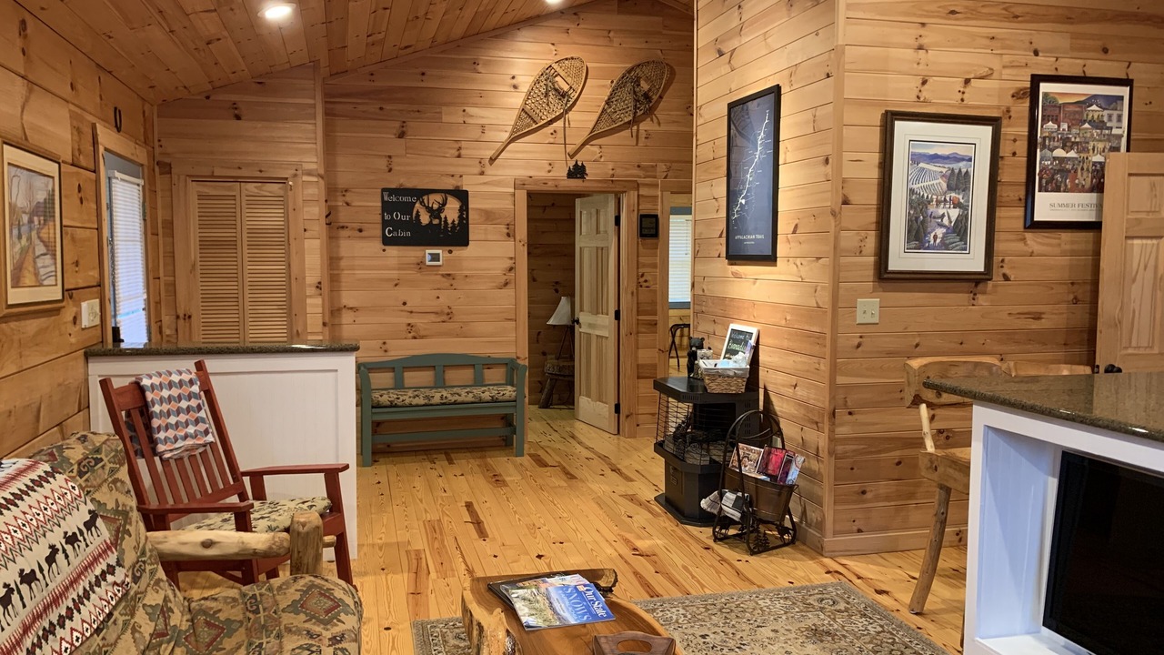 Photo of Livingroom in West Jefferson