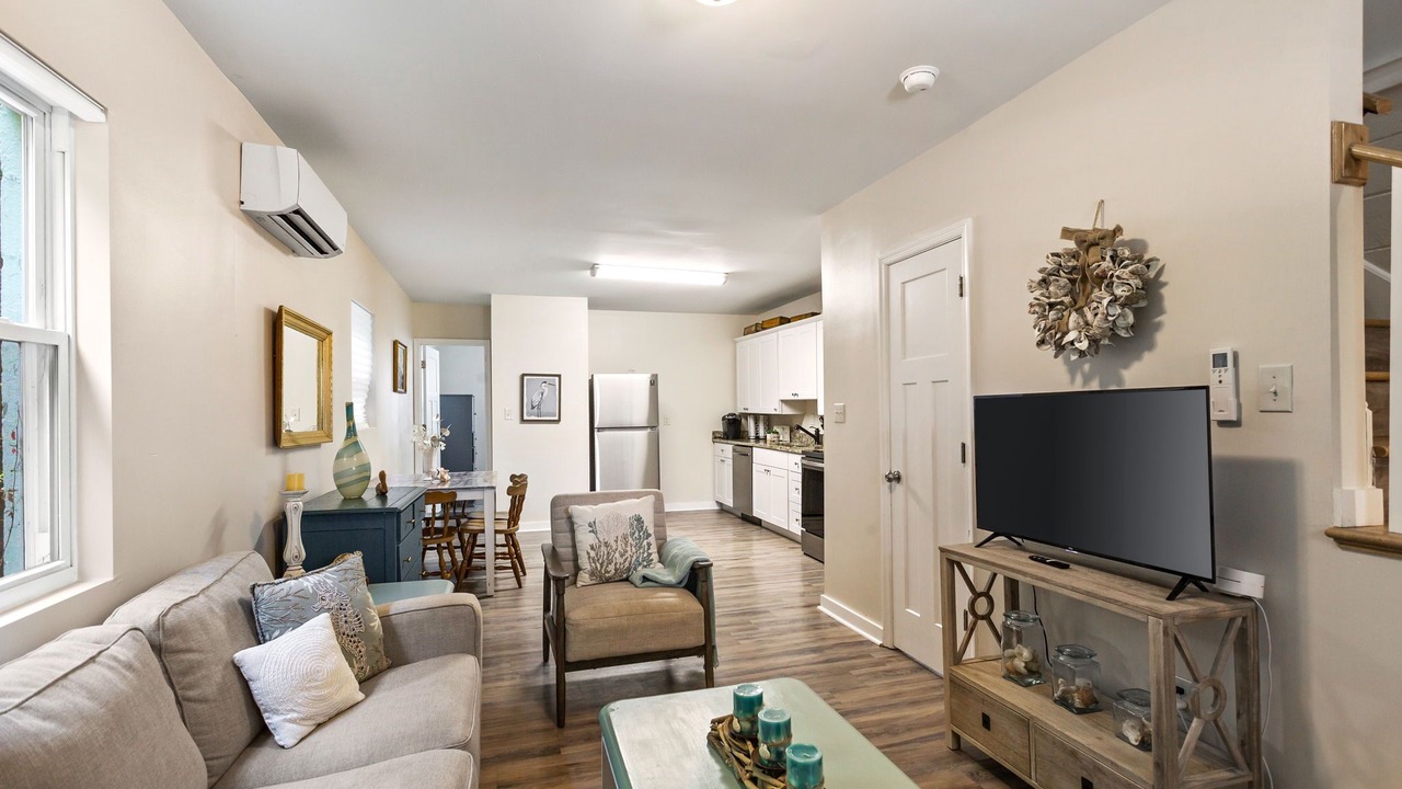 Photo of Livingroom in Northeast Virginia Beach