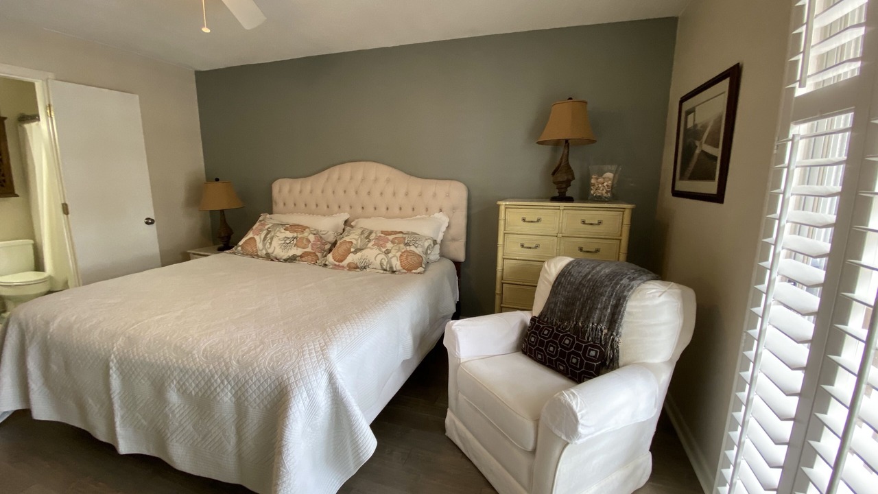 Photo of Bedroom in Arcadian Shores