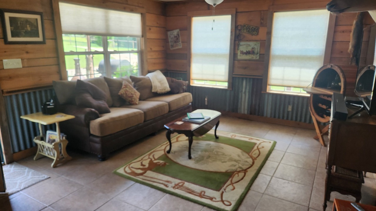 Photo of Livingroom in Clarks Hill