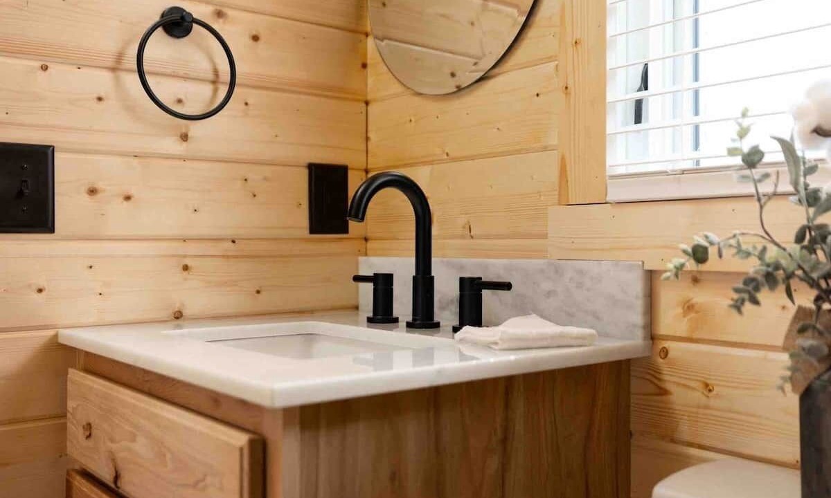 Photo of Bathroom in Bluff City