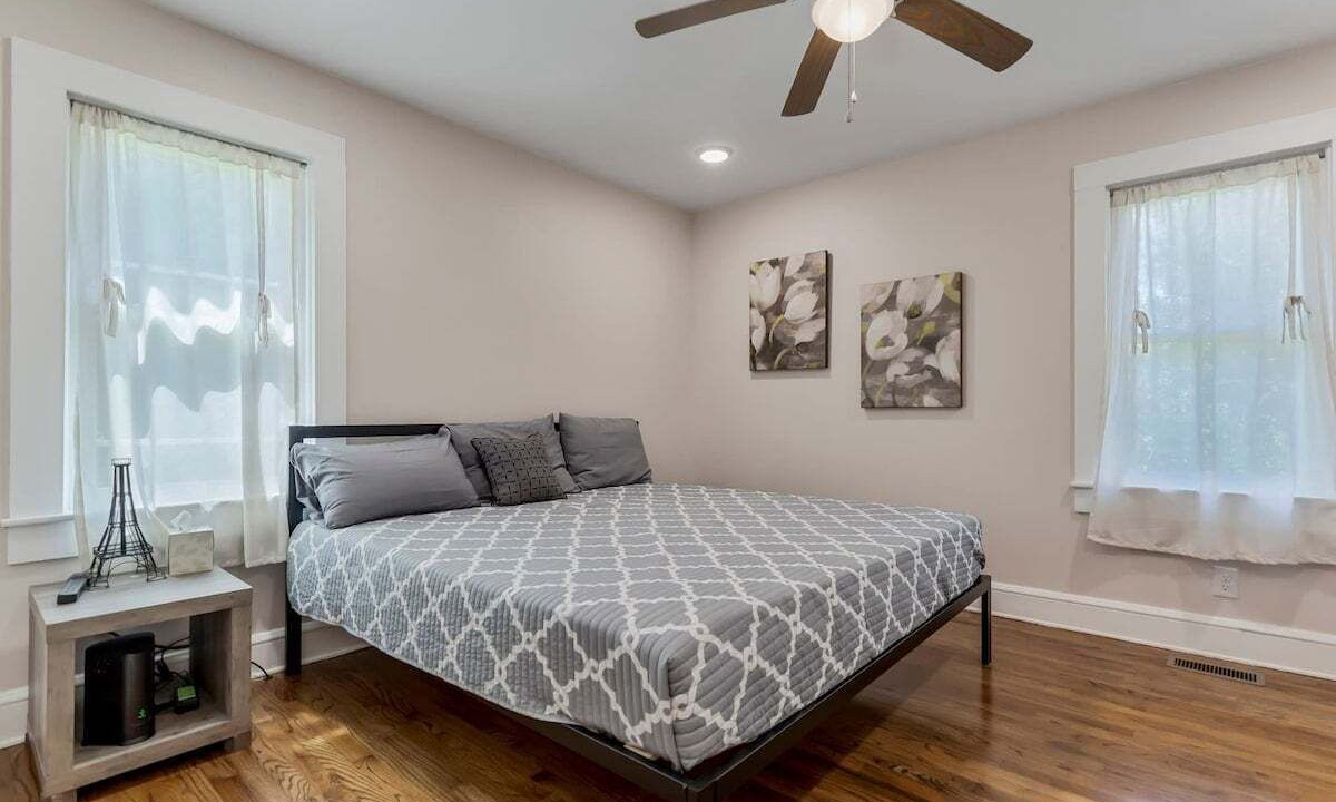 Photo of Bedroom in Salem