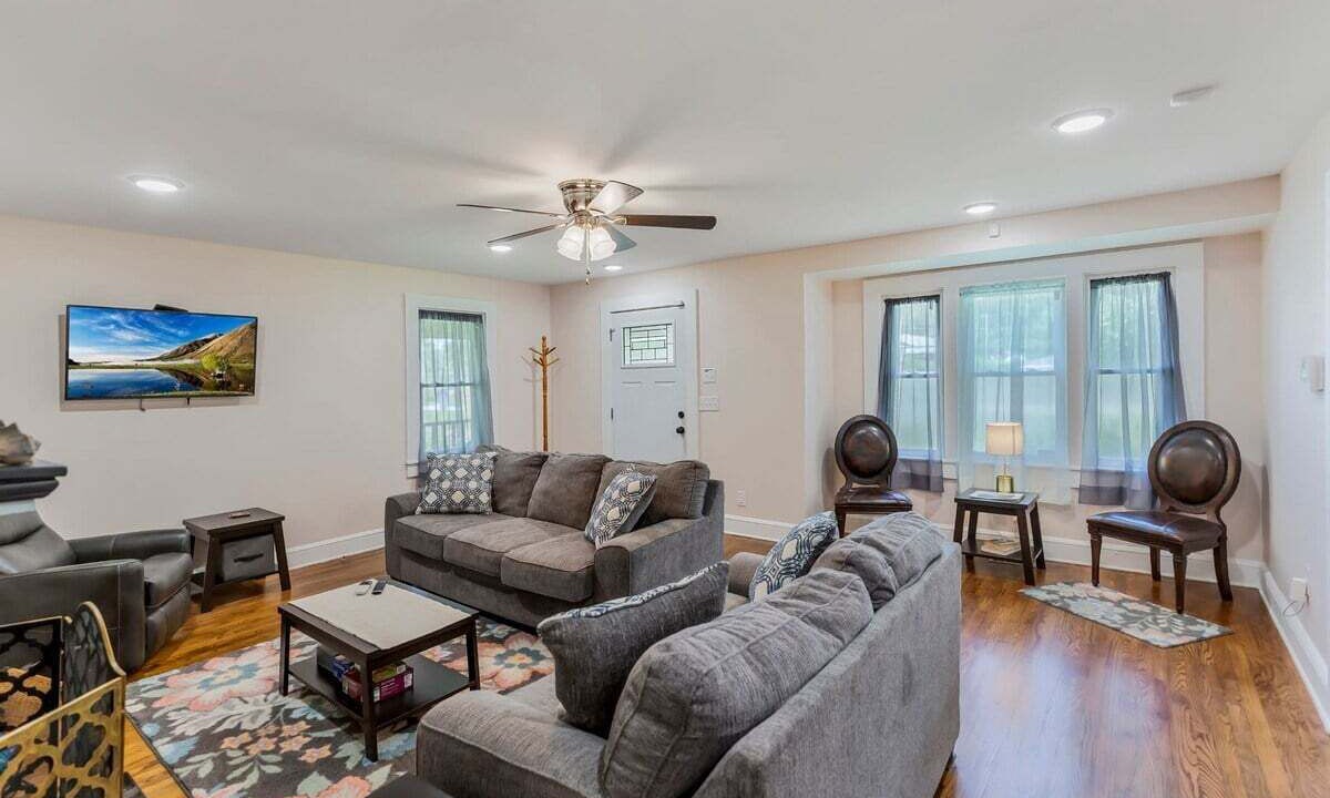 Photo of Livingroom in Salem