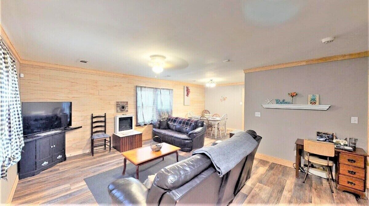 Photo of Livingroom in Tamassee