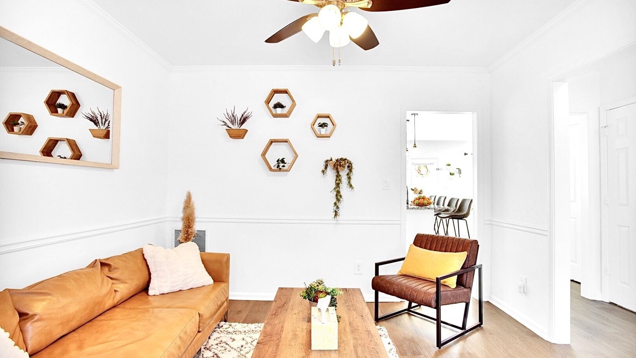 Photo of Livingroom in Lawrenceville