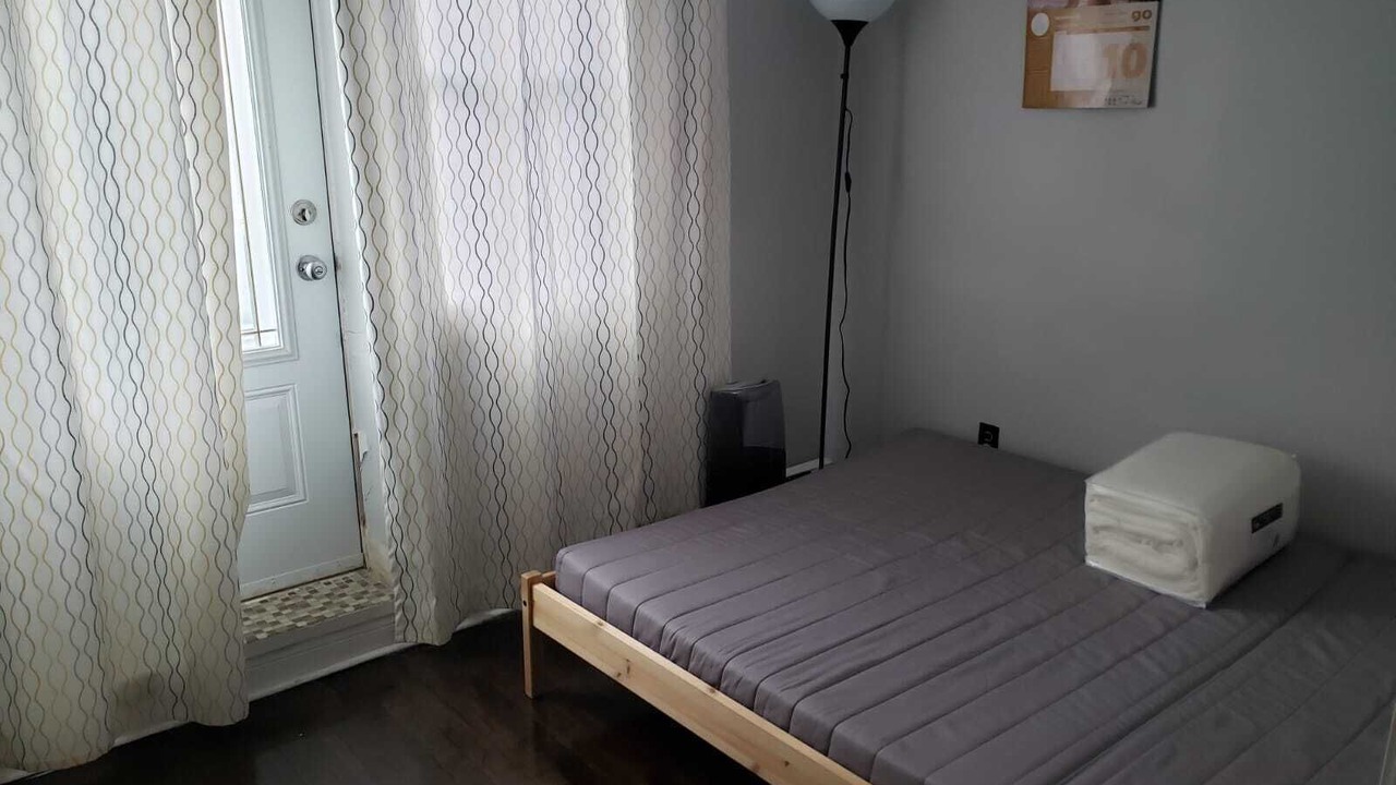 Photo of Bedroom in Cote-Des-Neiges—Notre-Dame-De-Grace