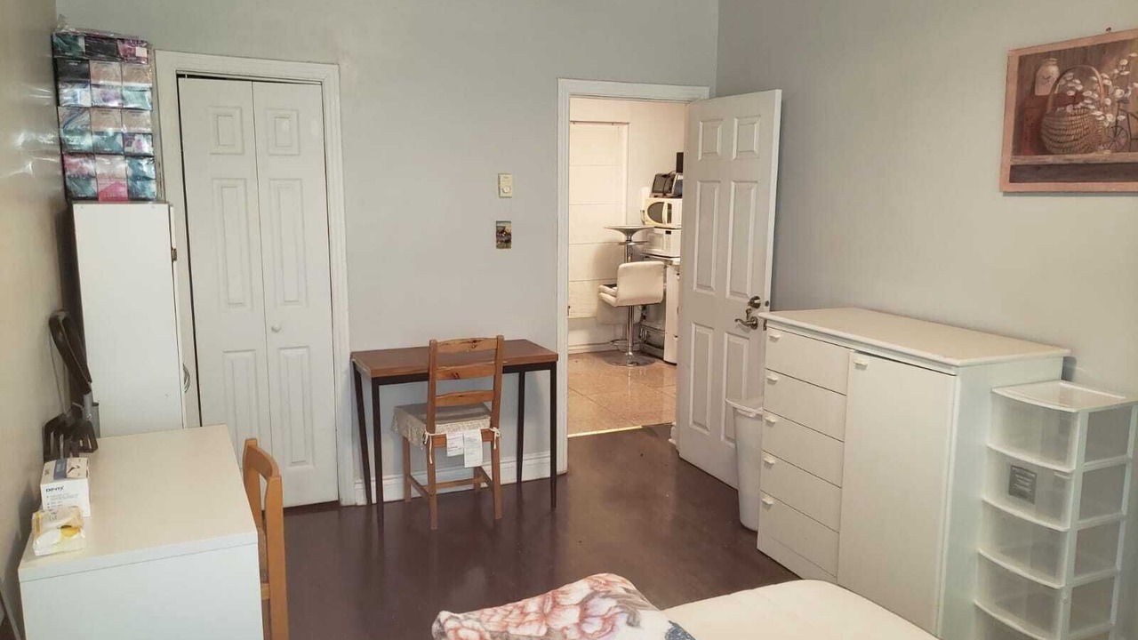 Photo of Bedroom in Cote-Des-Neiges—Notre-Dame-De-Grace