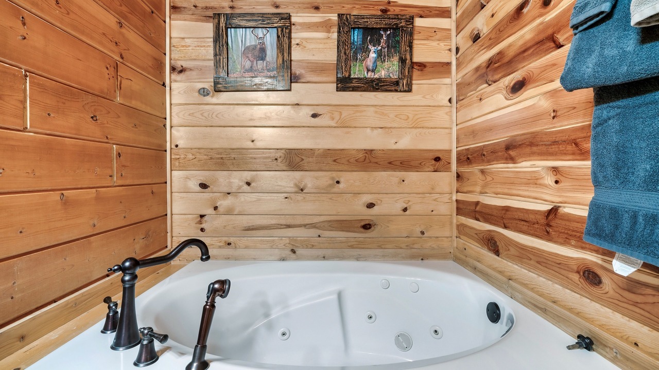 Photo of Bathroom in White Oak Lodge