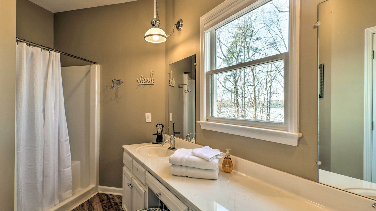 Photo of Bathroom in Gumlog