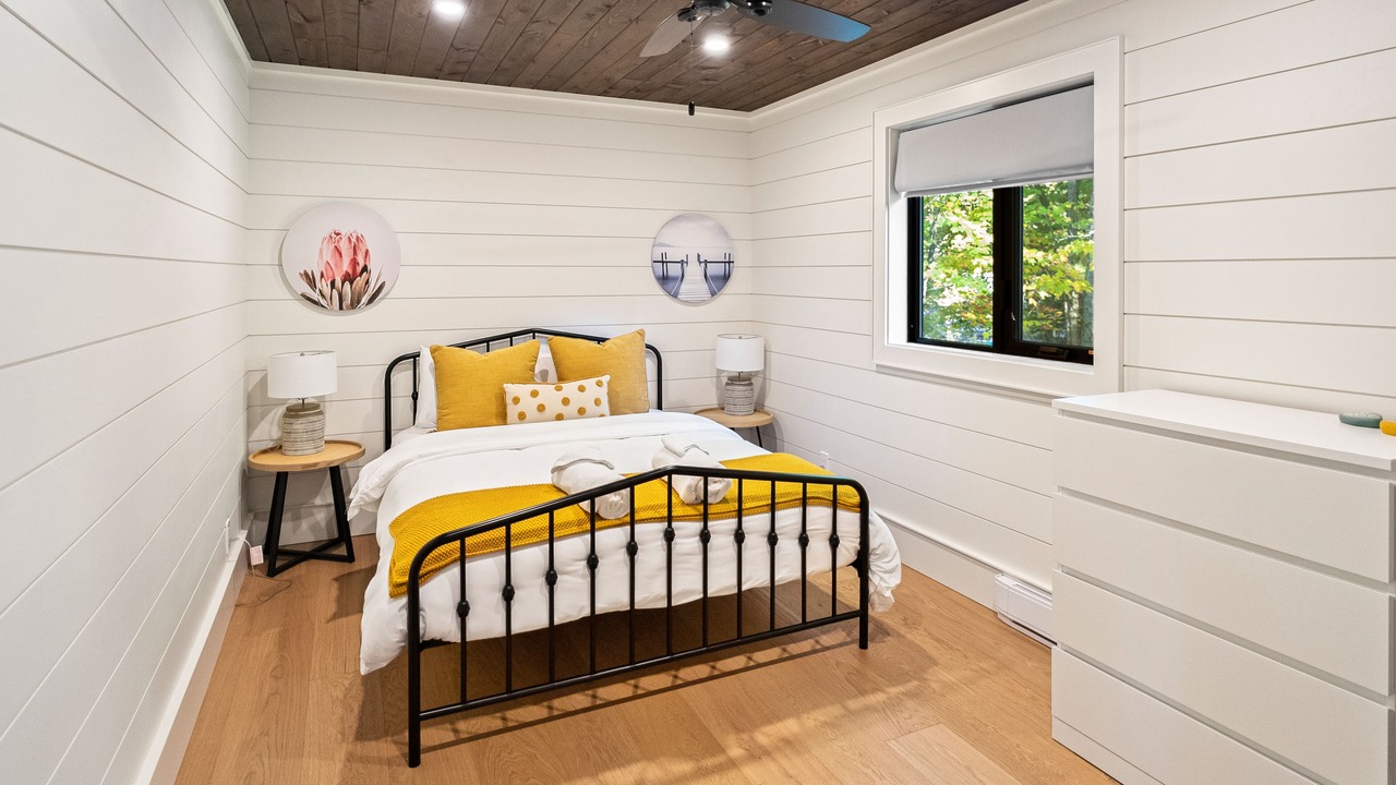 Photo of Bedroom in Gravenhurst