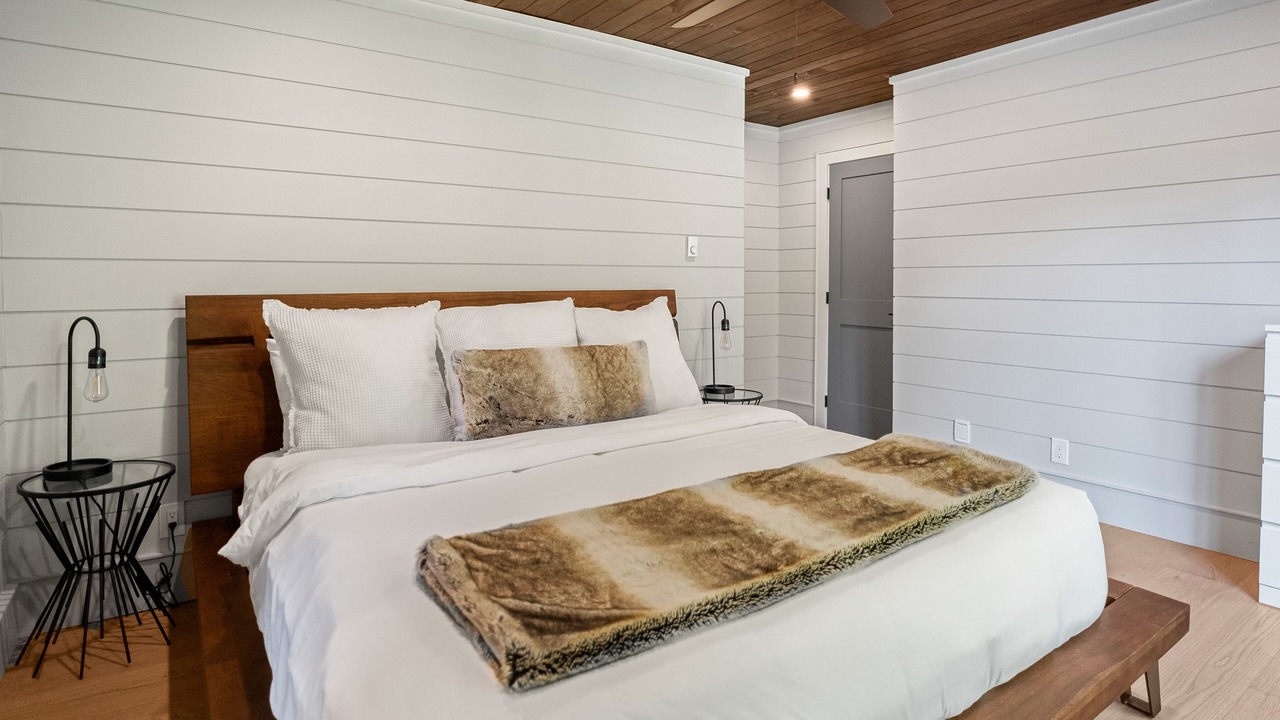Photo of Bedroom in Gravenhurst