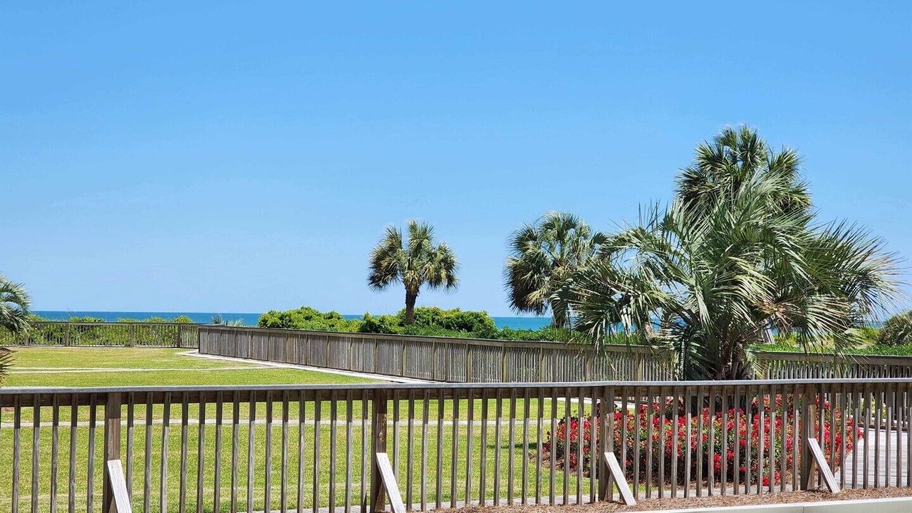 Photo of Patio Balcony in Litchfield by the Sea