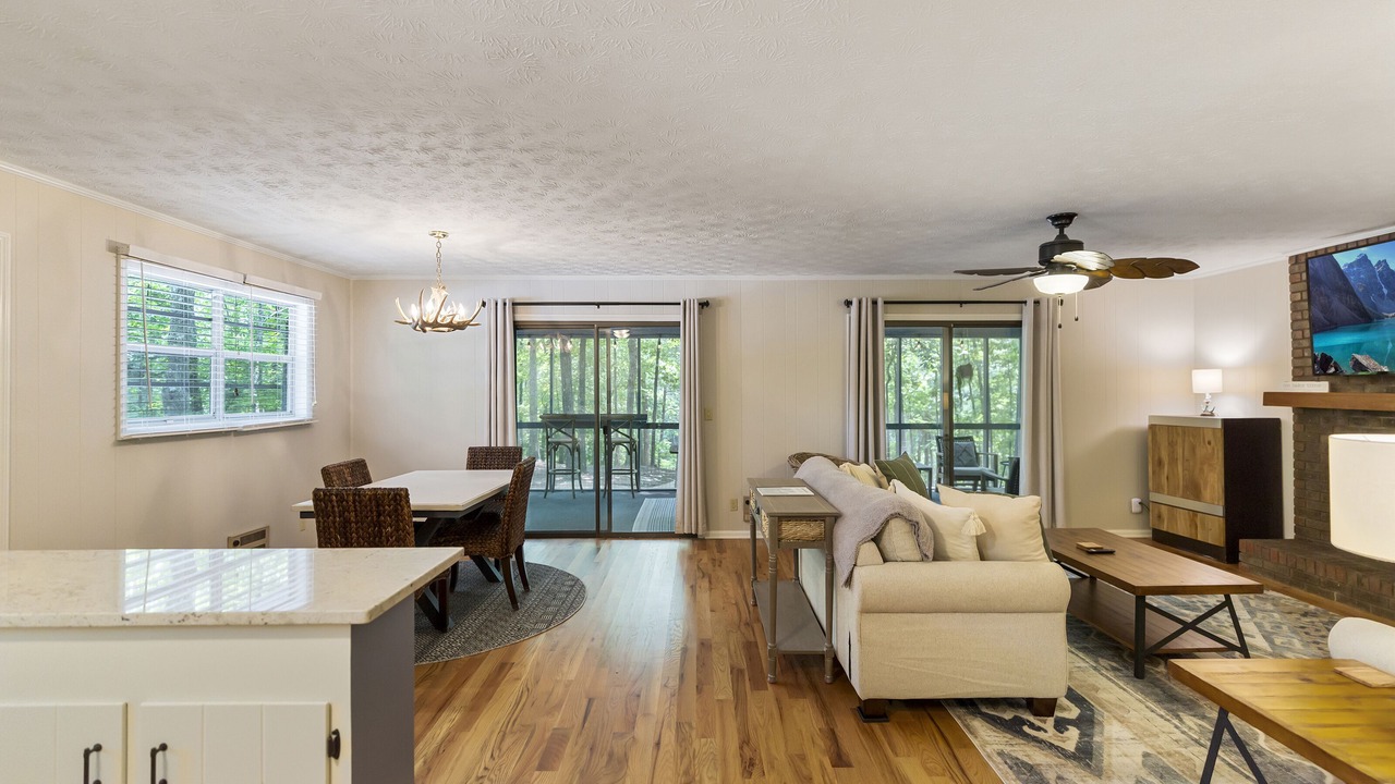 Photo of Livingroom in Reed Creek