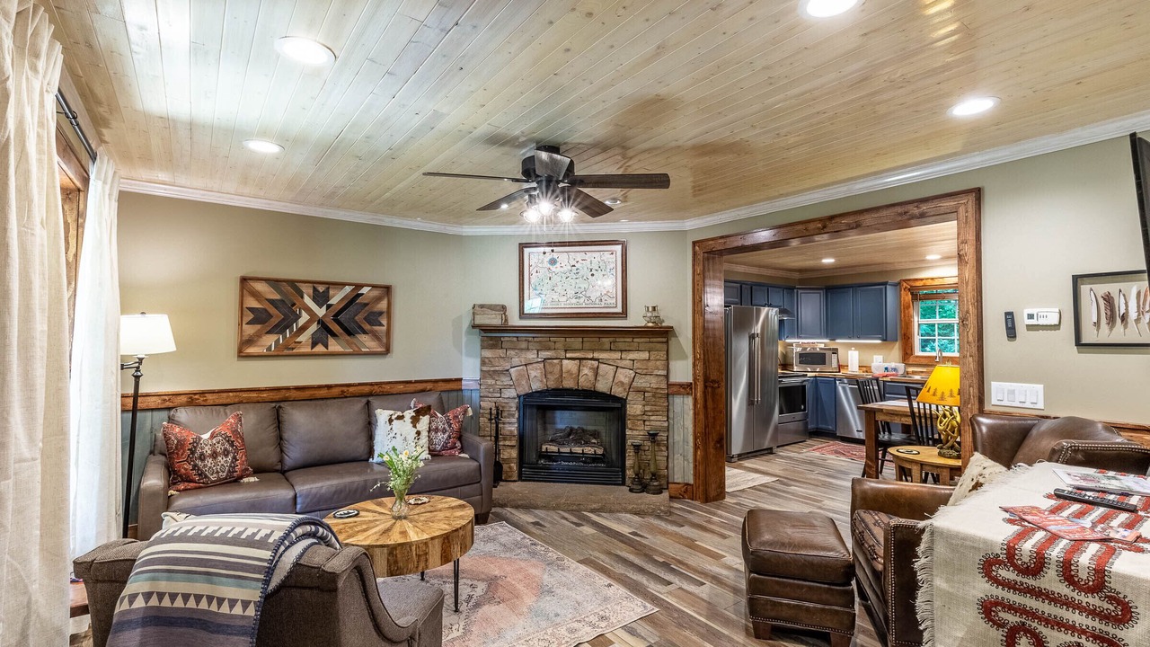 Photo of Livingroom in Cullowhee