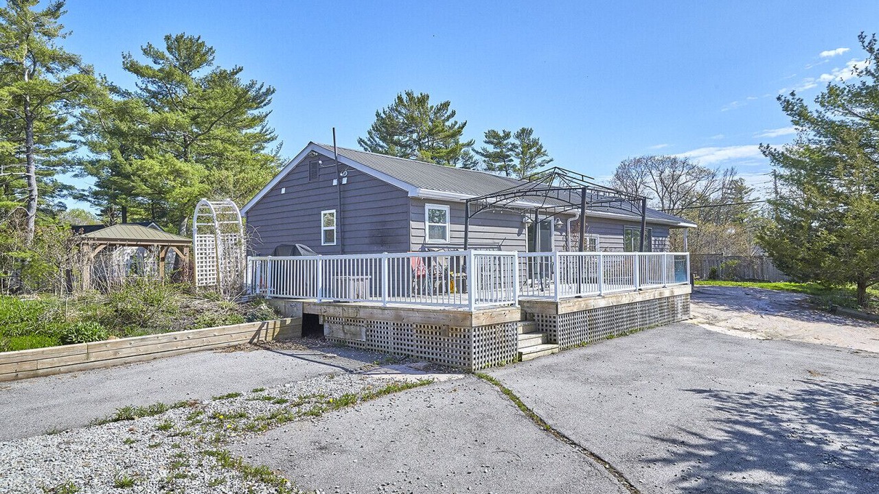 Photo of Patio Balcony in Honey Harbour