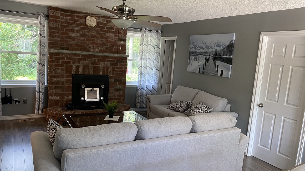 Photo of Livingroom in Clearview Township