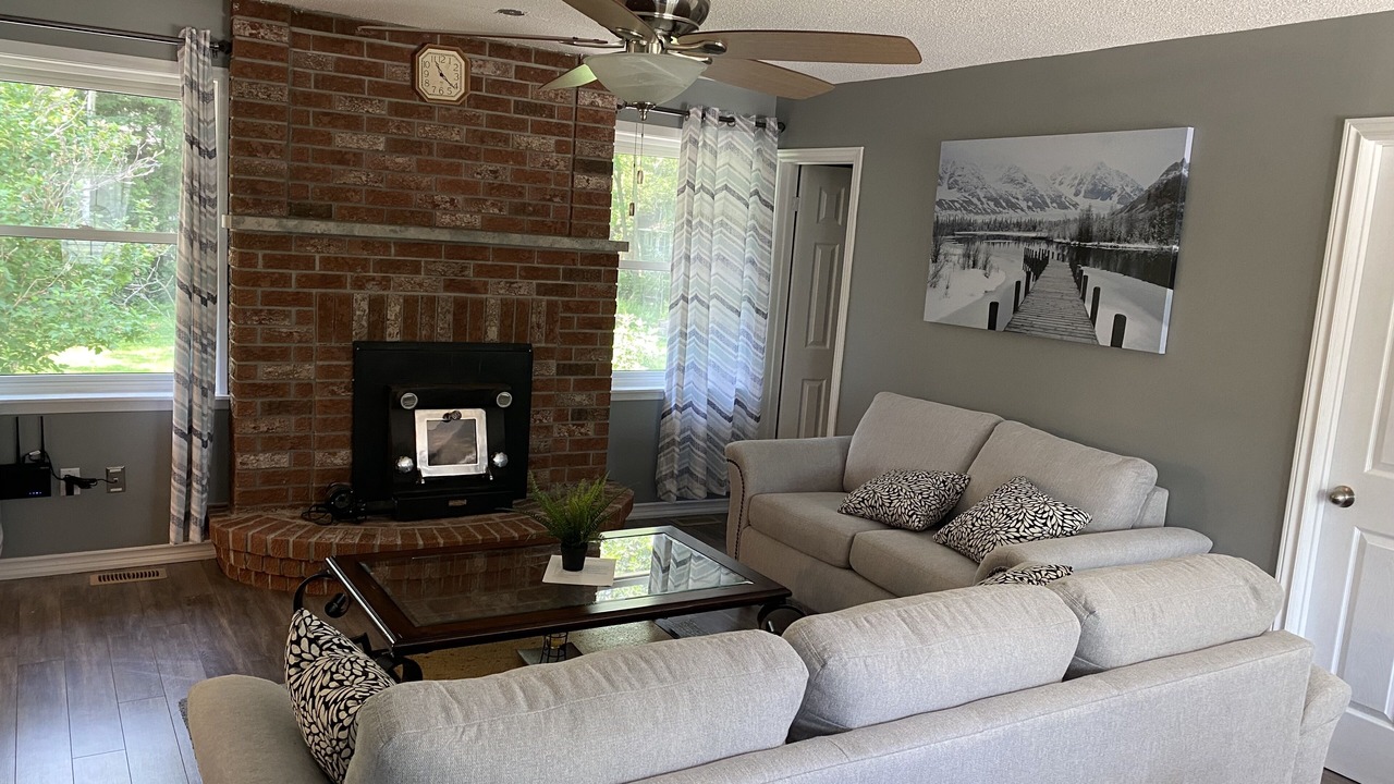 Photo of Livingroom in Clearview Township