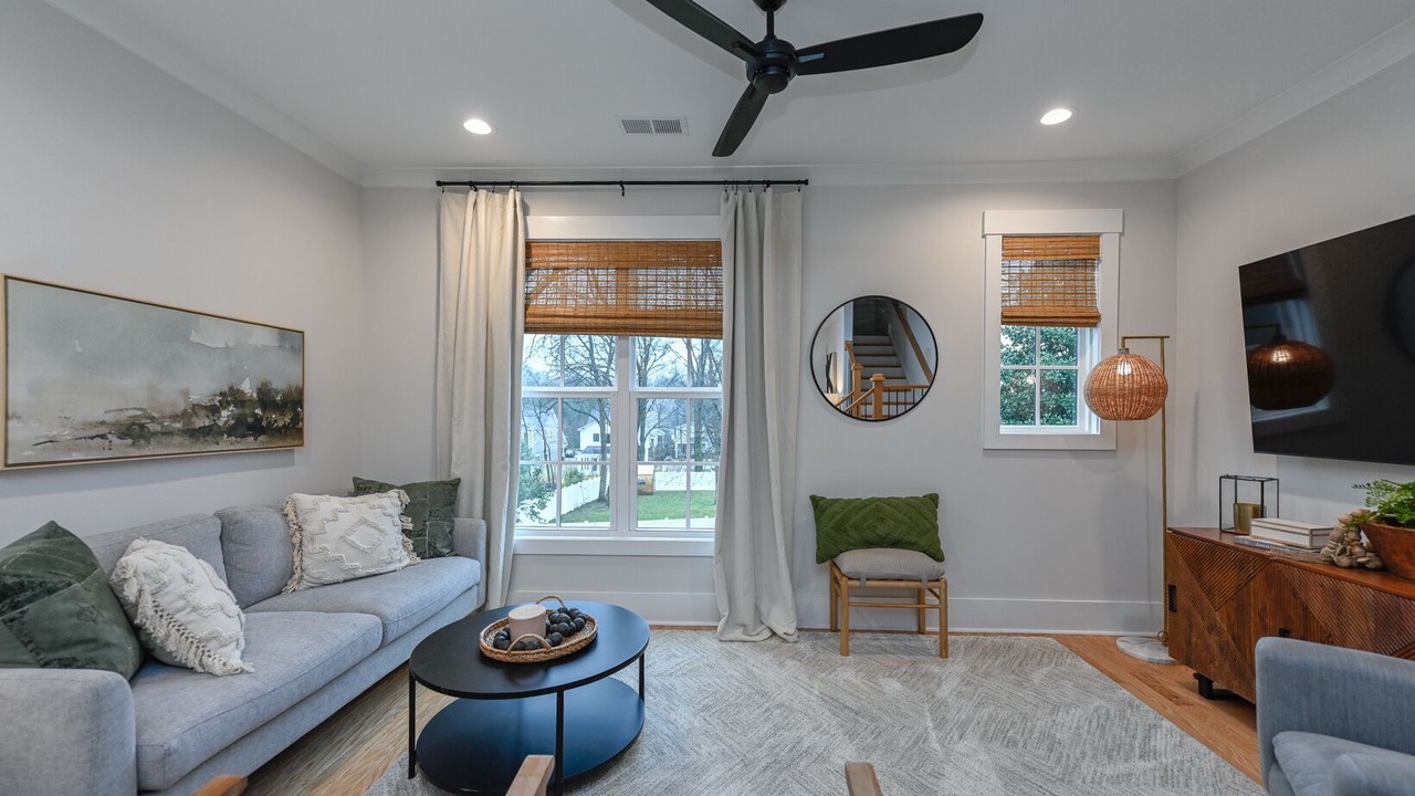 Photo of Livingroom in Hampton-Pinckney Historic District