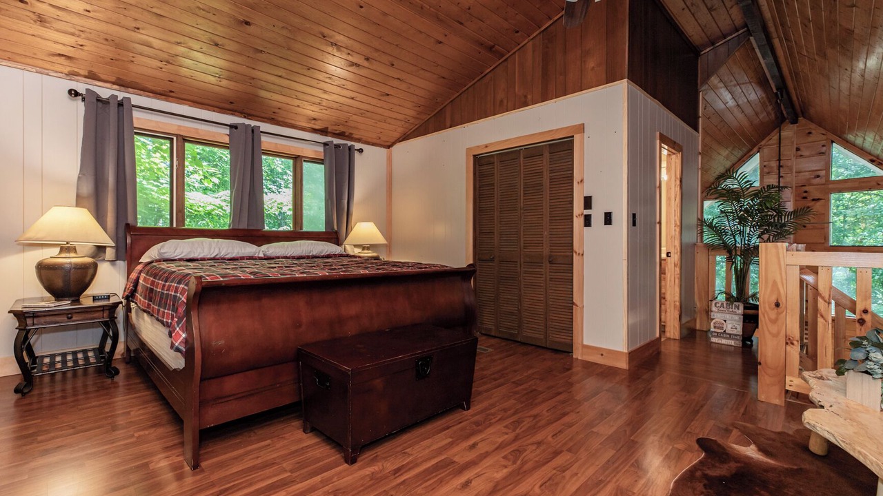 Photo of Bedroom in Deep Gap