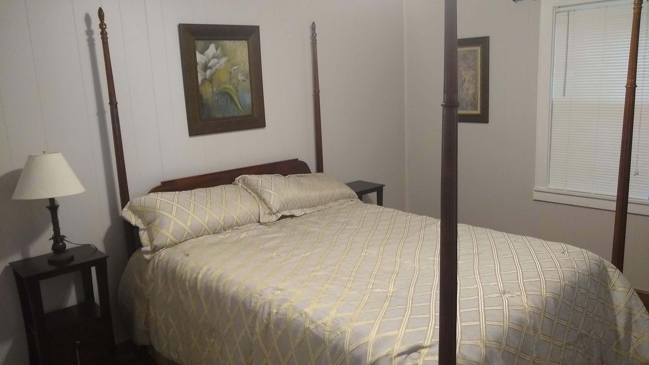 Photo of Bedroom in Pine Crest