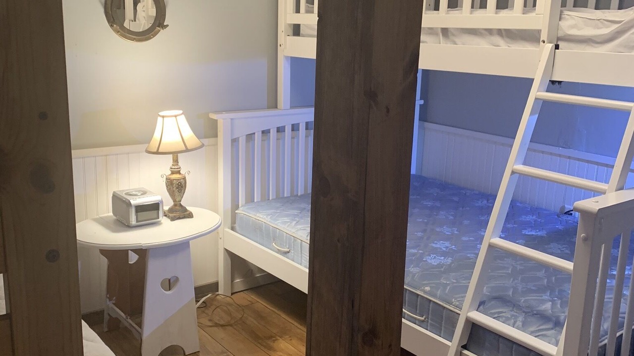 Photo of Bedroom in Dysart et al