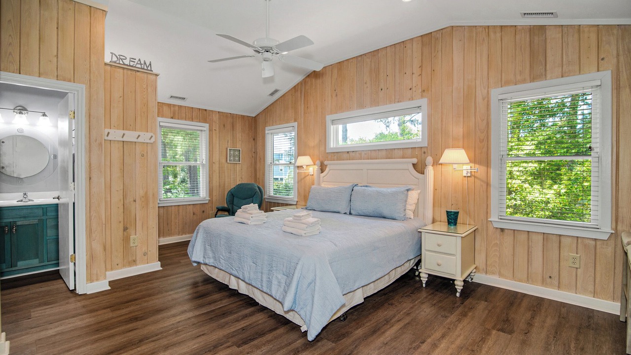 Photo of Bedroom in North Litchfield Beach