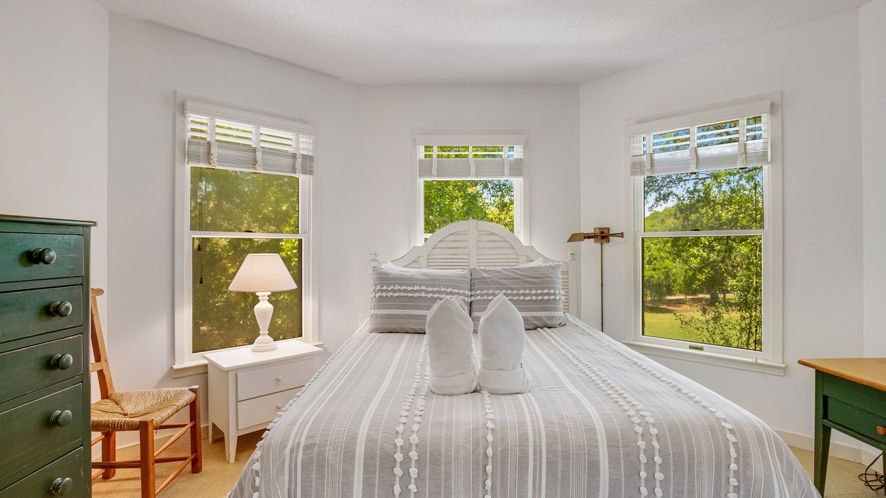 Photo of Bedroom in Pelican Bay