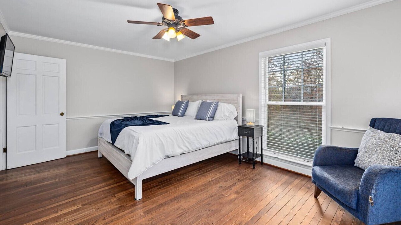 Photo of Bedroom in Hendersonville